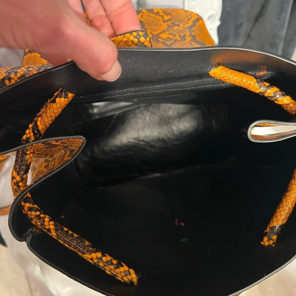 🧡Orange Snake Print faux leather Backpack🧡